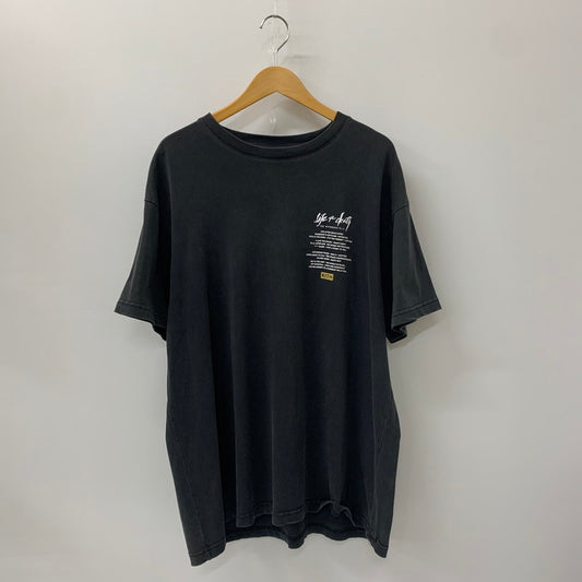 【中古品】【メンズ】  KITH キス 21SS THE NOTORIOUS B.I.G LIFE AFTER DEATH TEE KH030054 ザ ノトーリアス B.I.G ライフ アフター デス Tシャツ 半袖 トップス 142-241203-kk-23-tei サイズ：M カラー：ブラック 万代Net店