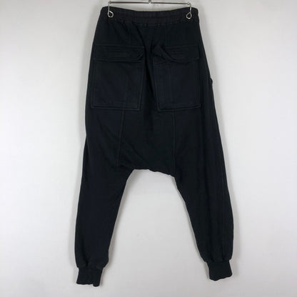 【現状渡し品】【メンズ】 RICK OWENS DRKSHDW リック オウエンス ダークシャドウ 19AW PRISONNER DRAWSTIRING PANTS DU19F6394-F プリズナー ドローストリングパンツ スウェット ボトムス サルエルパンツ 153-251021-ks-25-tei サイズ：XS カラー：ブラック 万代Net店