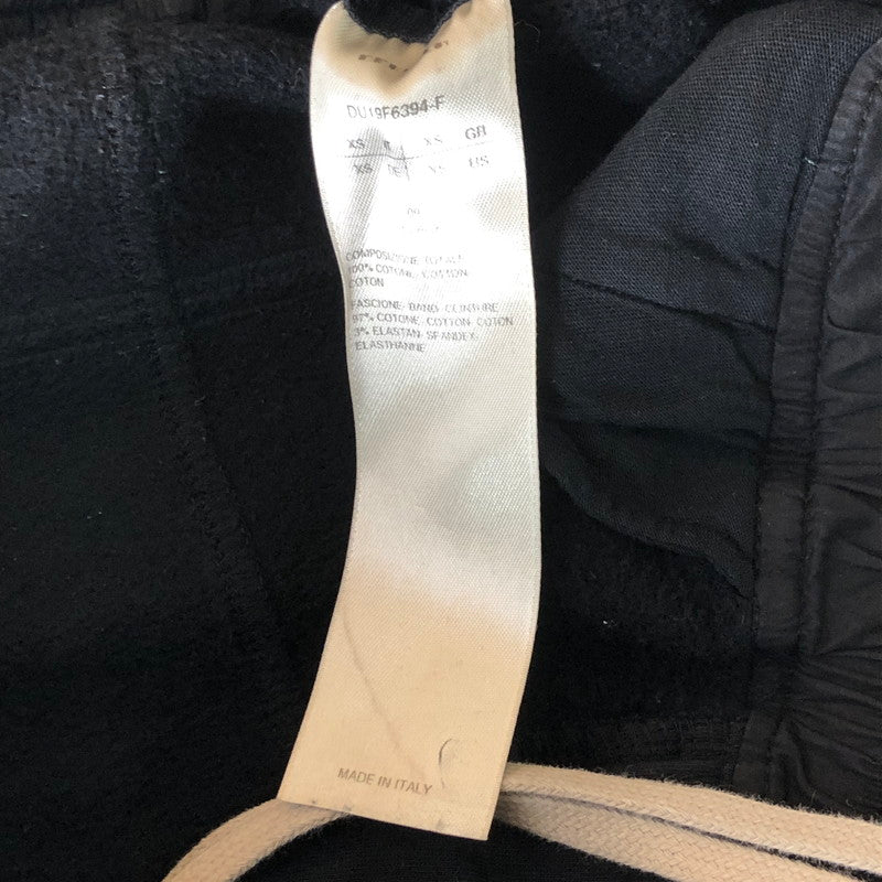 【現状渡し品】【メンズ】 RICK OWENS DRKSHDW リック オウエンス ダークシャドウ 19AW PRISONNER DRAWSTIRING PANTS DU19F6394-F プリズナー ドローストリングパンツ スウェット ボトムス サルエルパンツ 153-251021-ks-25-tei サイズ：XS カラー：ブラック 万代Net店