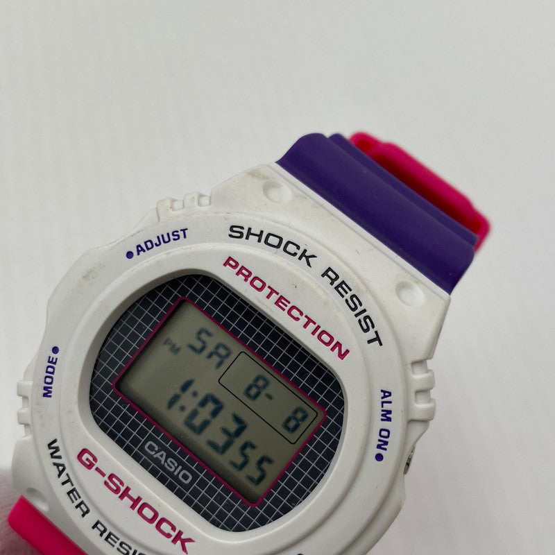 【中古品】【メンズ】 CASIO カシオ 5700SERIES BABY-G 25th ANNIVERSARY LOGO COLOR MODEL G-SHOCK DW-5700THB 5700シリーズ ベビージー 25周年ロゴカラー モデル ジーショック 腕時計 196-260808-yo-05-tei カラー：ホワイト/パープル/ピンク 万代Net店