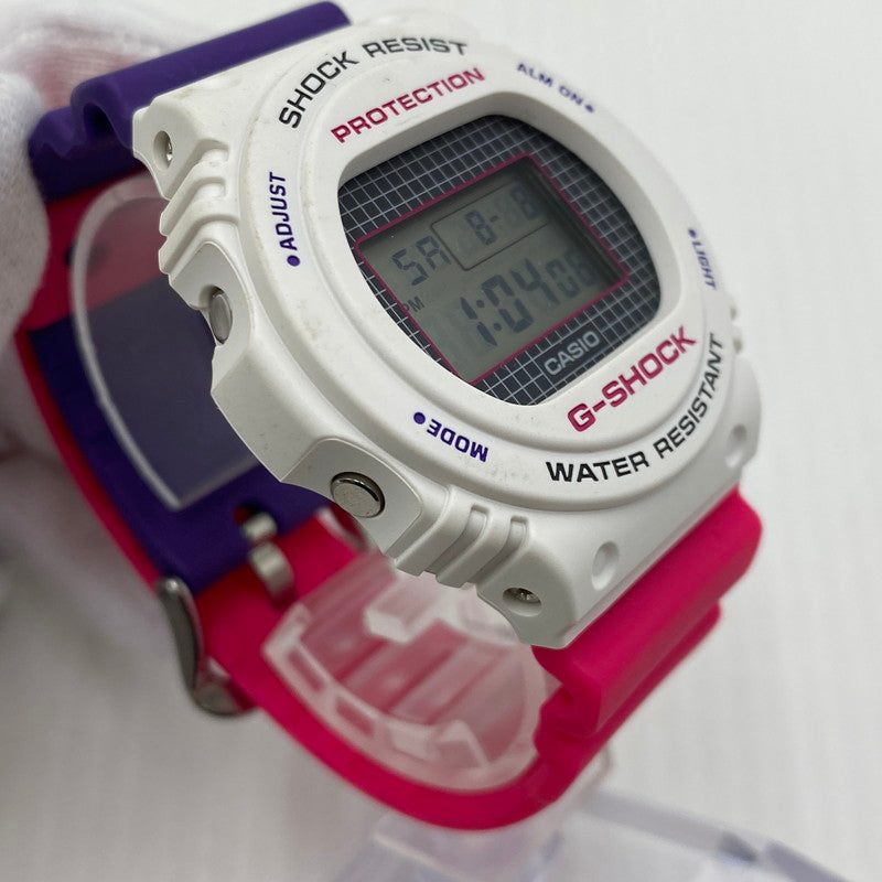 【中古品】【メンズ】 CASIO カシオ 5700SERIES BABY-G 25th ANNIVERSARY LOGO COLOR MODEL G-SHOCK DW-5700THB 5700シリーズ ベビージー 25周年ロゴカラー モデル ジーショック 腕時計 196-260808-yo-05-tei カラー：ホワイト/パープル/ピンク 万代Net店