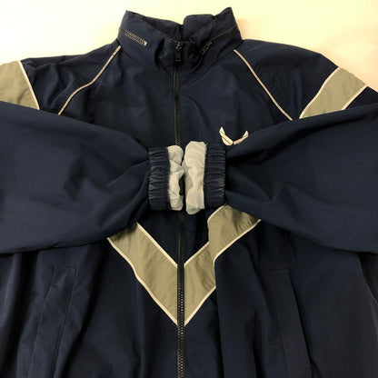 【現状渡し品】【メンズ】  U.S. AIR FORCE アメリカ空軍 PHYSICAL FITNESS JACKET 8415-01-518-4609 フィジカルフィットネスジャケット ライトアウター ミリタリージャケット 145-250221-kk-13-tei サイズ：S カラー：ネイビー 万代Net店