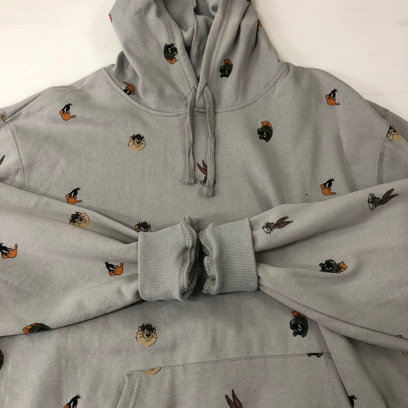 【中古美品】【メンズ】  DUMBGOOD ダムグッド × SPACE JAM スペースジャム コラボ UO EXCLUSIVE ALLOVER PRINT HOODIE SWEAT SHIRT エクスクルージブ オールオーバープリント フーディースウェット パーカー 142-250131-kk-41-tei サイズ：XL カラー：グレー 万代Net店