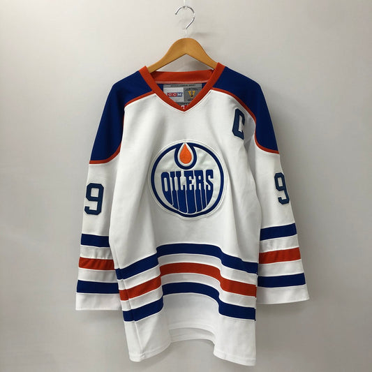 【中古品】【メンズ】  CCM シーシーエム NHL EDMONTON OILERS Wayne Gretzky AUTHENTIC HEROES OF HOCKEY JERSEY エドモントン・オイラーズ ウェイン・グレツキー オーセンティック ヒーローズ オブ ホッケージャージ ユニフォーム 148-250204-kk-10-tei サイズ：48 カラー：ホワイト 万代Net店