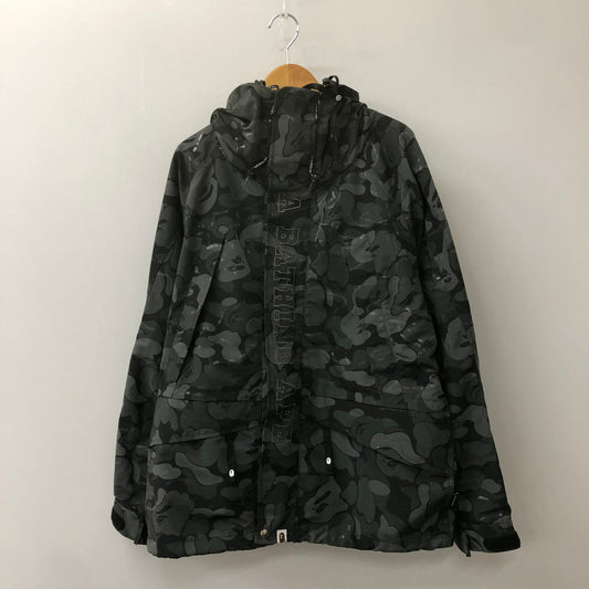 【中古美品】【メンズ】 A BATHING APE アベイシングエイプ LAMINATED CAMO SNOWBOARD JACKET 001LJK801001M ラミネーテッドカモ スノーボードジャケット ライトアウター 142-250212-kk-16-tei サイズ：2XL カラー：ブラック 万代Net店