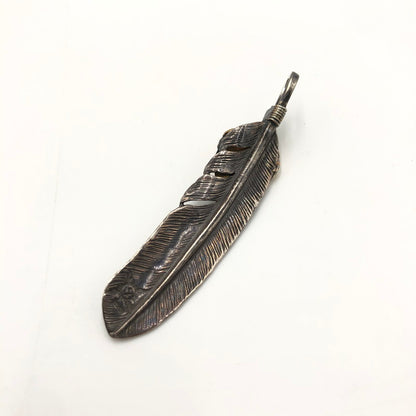 【中古品】【メンズ】 FIRST ARROW's ファーストアローズ K18ハートフェザー付 フェザー P-356 右向き アクセサリー ペンダントトップ ネイティブジュエリー 191-250215-kk-02-tei カラー：シルバー/ゴールド 万代Net店