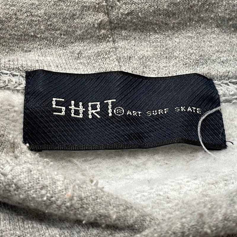 【中古品】【メンズ】 CHILLAX チラックス × SURF サート 別注コラボ LOGO HOODIE ロゴ フーディ 長袖 トップス プルオーバーパーカー 145-260720-sa-14-tei サイズ：XL カラー：グレー 万代Net店