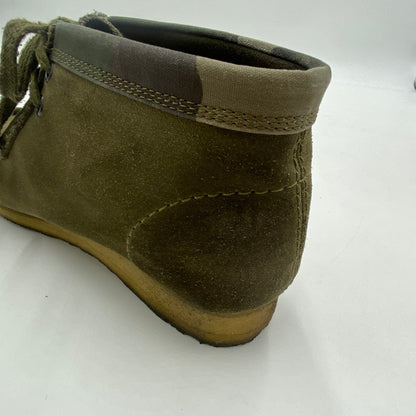【中古品】【メンズ】 Clarks クラークス × Carhartt カーハート 別注 コラボ WALLABEE BOOT ワラビー ブーツ 靴 スウェード 164-251222-ko-03-tei サイズ：26.5ｃｍ カラー：カーキ 万代Net店