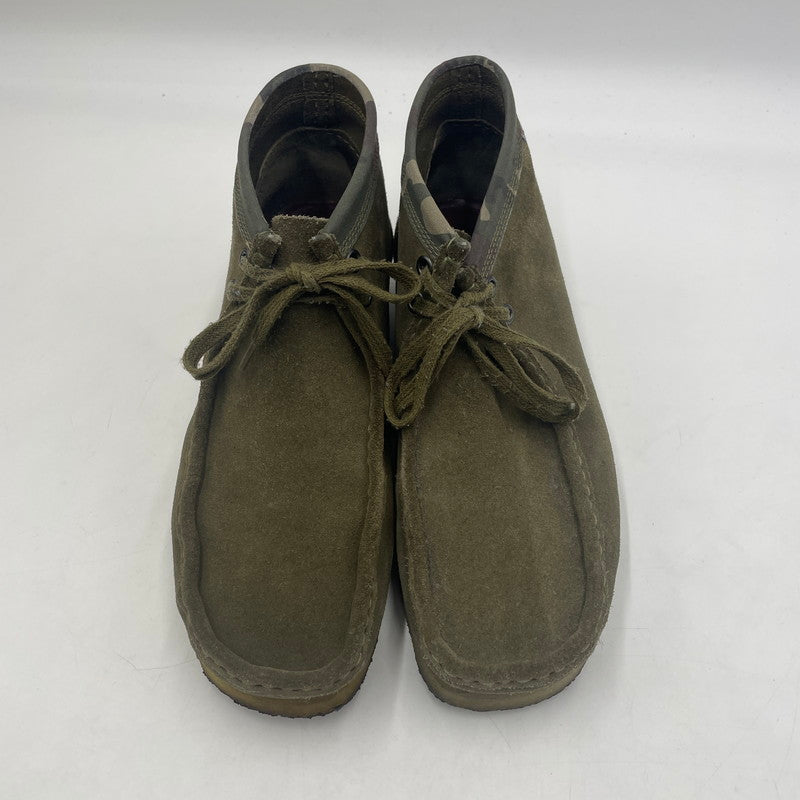 【中古品】【メンズ】 Clarks クラークス × Carhartt カーハート 別注 コラボ WALLABEE BOOT ワラビー ブーツ 靴 スウェード 164-251222-ko-03-tei サイズ：26.5ｃｍ カラー：カーキ 万代Net店