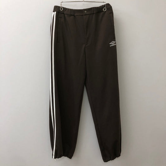 【中古品】【メンズ】  UMBRO アンブロ × BELPER ベルパー × M TO R ムウトアール 別注 コラボ 24SS JERSEY TRACK PANTS MYS-04000-A ジャージ トラックパンツ ボトムス 159-250306-kk-30-tei サイズ：L カラー：ブラウン 万代Net店