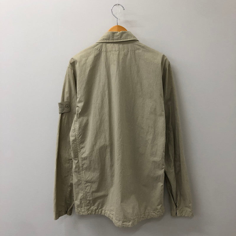 【中古品】【メンズ】 STONE ISLAND ストーンアイランド 19SS GHOST RESIN COTTON ZIP OVERSHIRT 7015103F2 ゴースト レジン コットン ジップ オーバーシャツ 長袖 トップス 140-250306-kk-02-tei サイズ：L カラー：ベージュ 万代Net店