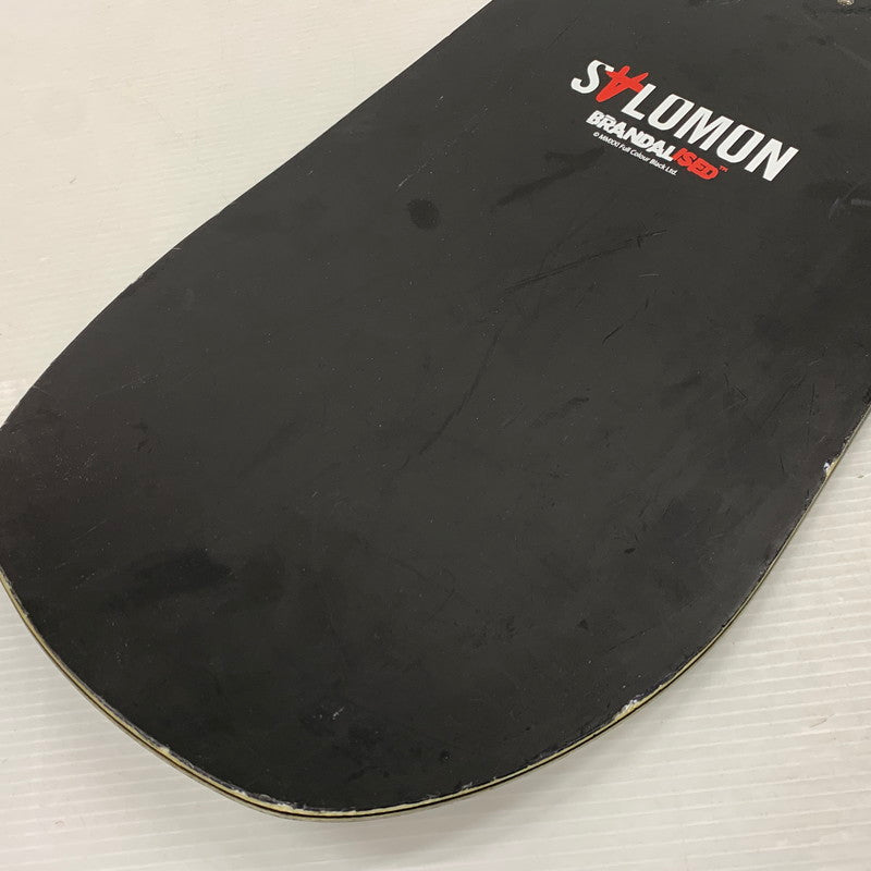 【現状渡し品】【メンズ/レディース】 SALOMON サロモン × BANKSY バンクシー THE WALL SNOWBOARD ザ ウォール スノーボード ウィンタースポーツ 151 117-261005-ko-03-teih カラー：ホワイト/ブラック 万代Net店