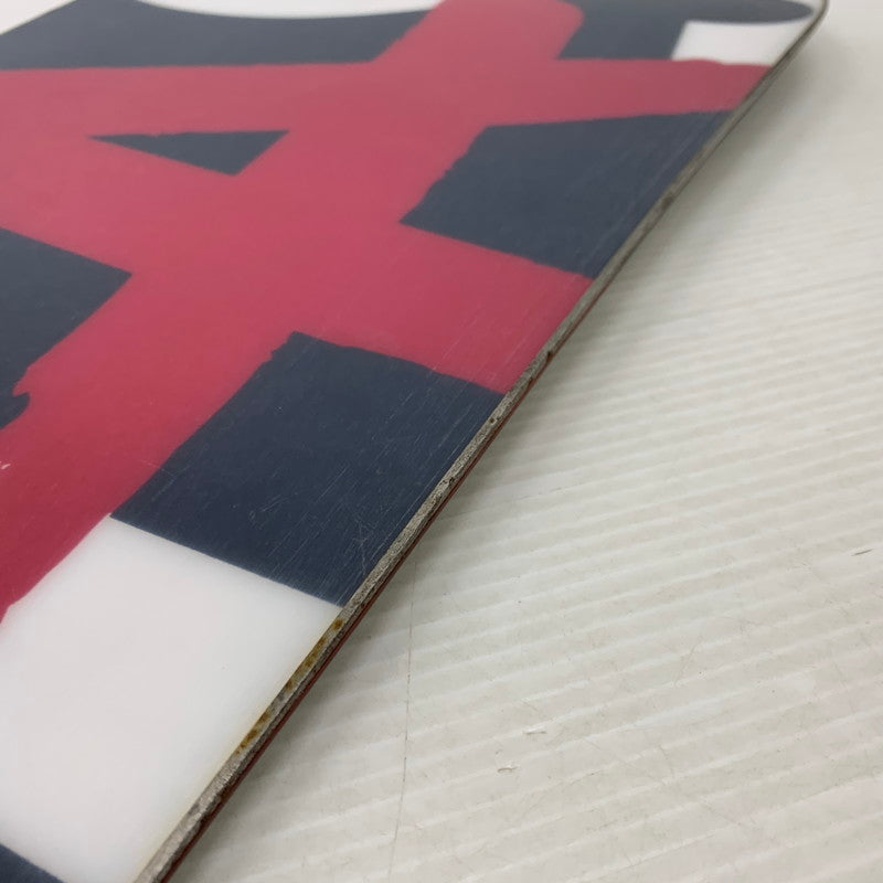 【現状渡し品】【メンズ/レディース】 SALOMON サロモン × BANKSY バンクシー THE WALL SNOWBOARD ザ ウォール スノーボード ウィンタースポーツ 151 117-261005-ko-03-teih カラー：ホワイト/ブラック 万代Net店
