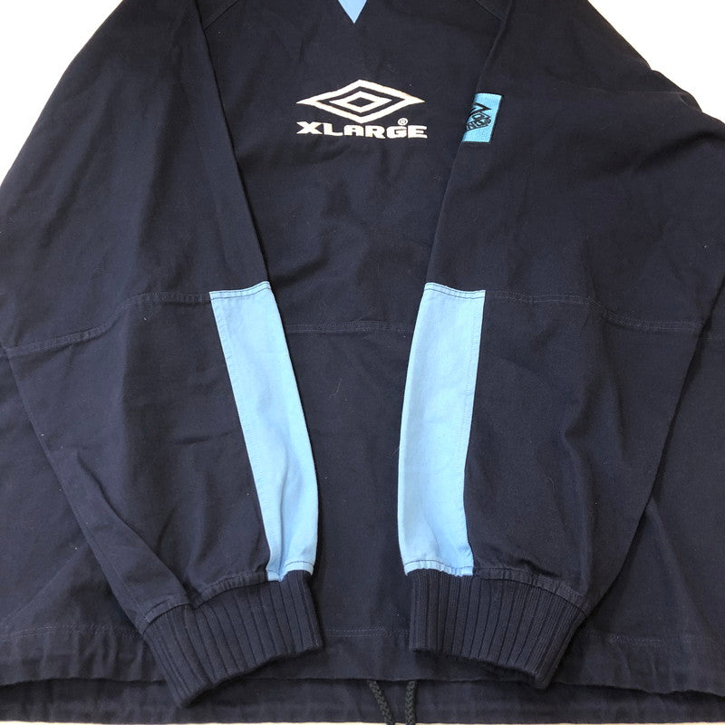 【中古美品】【メンズ】 XLARGE エクストララージ × UMBRO アンブロ 別注 コラボ DRILL TOP 101234013002 ドリルトップ トップス プルオーバー 142-250313-kk-11-tei サイズ：XL カラー：ネイビー 万代Net店