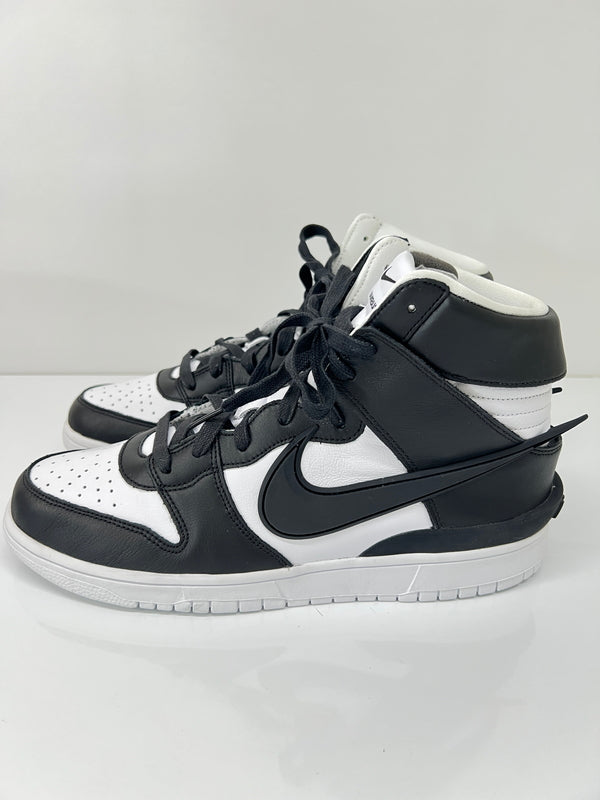 【中古美品】【メンズ】 NIKE ナイキ × AMBUSH アンブッシュ 別注 コラボ DUNK HI/AMBUSH CU7544-001 ダンクハイ アンブッシュ スニーカー 靴 160-260801-kk-04-hon カラー：BLACK/BLACK-WHITE 万代Net店