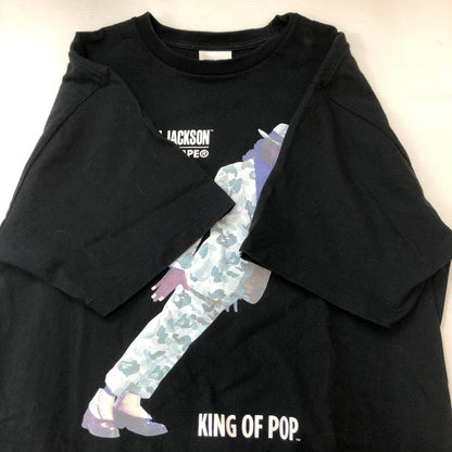 【中古品】【メンズ】 A BATHING APE アベイシングエイプ × MICHAEL JACKSON マイケル・ジャクソン 別注 コラボ 23AW S/S GRAPHIC TEE ショートスリーブ グラフィック Tシャツ 半袖 トップス 142-250313-kk-09-tei サイズ：XL カラー：ブラック 万代Net店