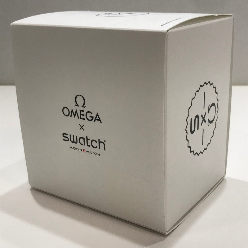 【中古品】【レディース】 OMEGA オメガ×SWATCH×SNOOPY BIOCERAMIC MOONSWATCH MISSION TO THE MOON PHASE 時計 腕時計 箱・説明書付き ※箱傷みあり 197-261014-io-11-fuzh カラー：ホワイト 万代Net店