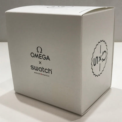 【中古品】【レディース】 OMEGA オメガ×SWATCH×SNOOPY BIOCERAMIC MOONSWATCH MISSION TO THE MOON PHASE 時計 腕時計 箱・説明書付き ※箱傷みあり 197-261014-io-11-fuzh カラー：ホワイト 万代Net店