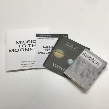 【中古品】【レディース】 OMEGA オメガ×SWATCH×SNOOPY BIOCERAMIC MOONSWATCH MISSION TO THE MOON PHASE 時計 腕時計 箱・説明書付き ※箱傷みあり 197-261014-io-11-fuzh カラー：ホワイト 万代Net店