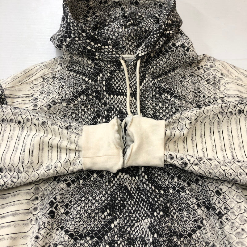 【中古品】【メンズ】 Carhartt WIP カーハート ワークインプログレス HOODED SNAKE AOP SWEATSHIRT A251051 フーデッド スネーク AOP スウェットシャツ トップス プルオーバーフーディー パーカー 145-250404-kk-18-tei サイズ：S カラー：グレー 万代Net店