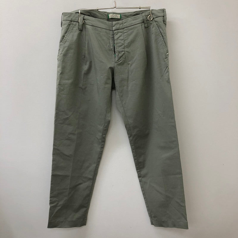 【中古品】【メンズ】 ENTRE AMIS アントレアアミ CENTER PRESS SLACKS スラックス ボタンフライ コットンパンツ チノパン テーパード タグ付き 158-250422-nm-02-tei サイズ：35 カラー：カーキ/オリーブ系 万代Net店