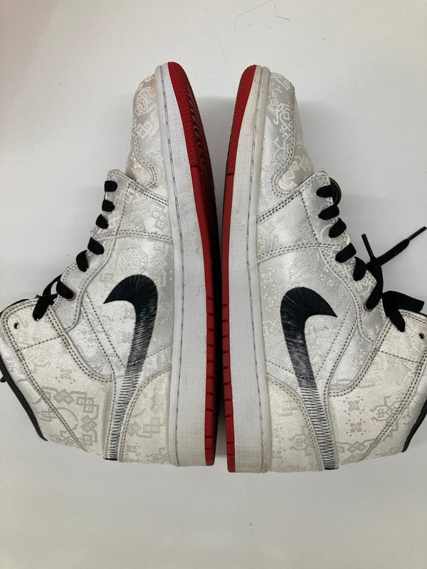 【中古品】【メンズ】 NIKE ナイキ × CLOT クロット 別注 コラボ AIR JORDAN 1 MID SE FEARLESS CU2804-100 エアジョーダン 1 ミッド シーズナルエディション フィアレス スニーカー 靴 160-260718-kk-34-hon カラー：WHITE/BLACK-RED 万代Net店