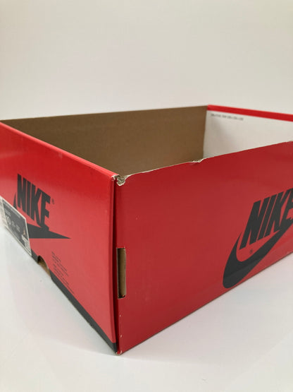 【中古品】【メンズ】 NIKE ナイキ × CLOT クロット 別注 コラボ AIR JORDAN 1 MID SE FEARLESS CU2804-100 エアジョーダン 1 ミッド シーズナルエディション フィアレス スニーカー 靴 160-260718-kk-34-hon カラー：WHITE/BLACK-RED 万代Net店