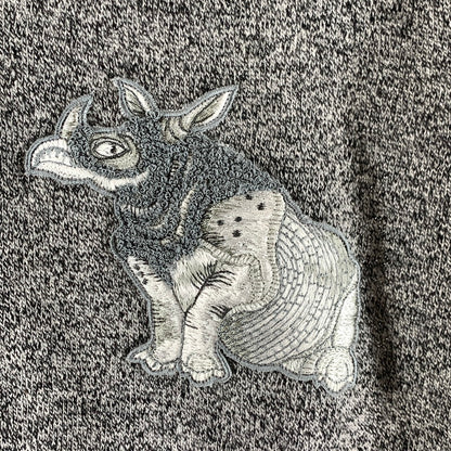【中古品】【メンズ】 LOUIS VUITTON × CHAPMAN BROTHERS ルイヴィトン チャップマン ブラザーズ RM171M OCH HBN20W 17SS CHAPMAN RHINOCEROS SWEATER ジップアップ カーディガン トップス 長袖 古着 179-260607-mh-27-fuz サイズ：L カラー：グレー 万代Net店