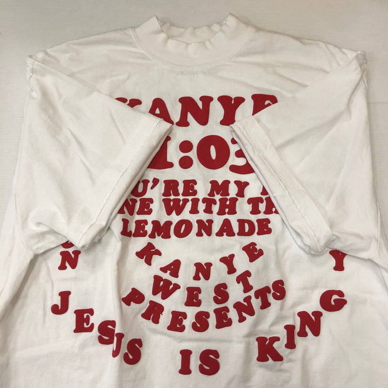 【中古品】【メンズ】 CACTUS PLANT FLEA MARKET カクタスプラントフリー マーケット × KANYE WEST カニエ・ウエスト 別注 コラボ KW CPFM JIK TEE 半袖 Tシャツ トップス 142-250426-kk-18-fuz サイズ：XL カラー：ホワイト 万代Net店