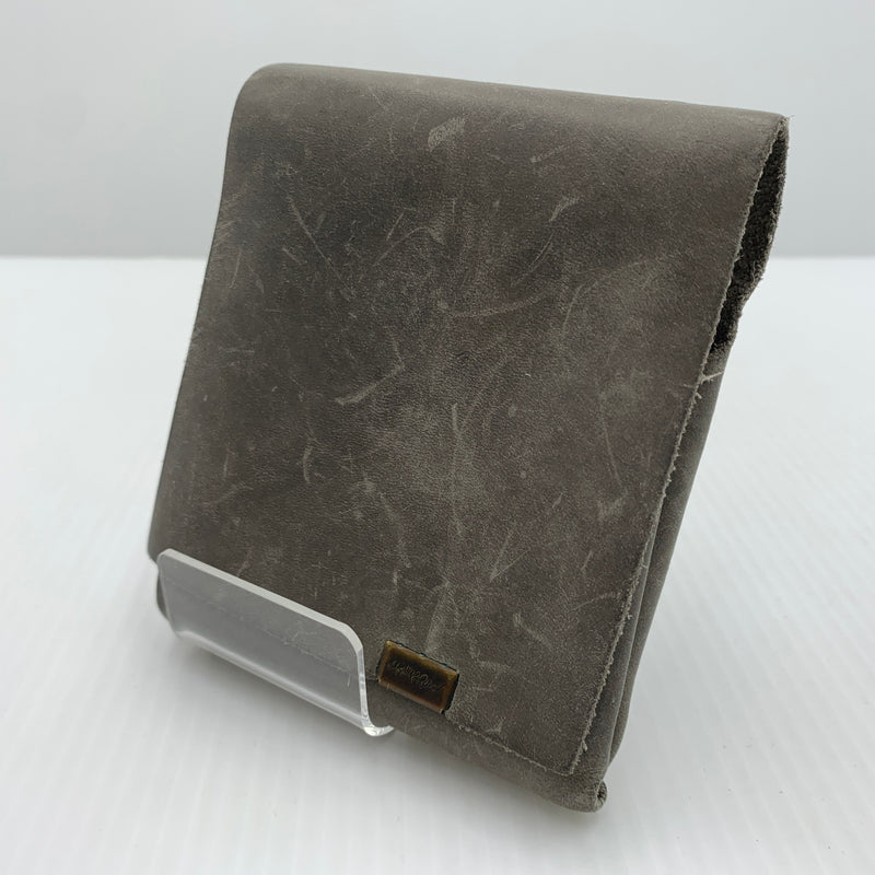 【現状渡し品】【メンズ】 所作 Shosa オイルヌバック ショートウォレット2.0 財布 二つ折り レザーウォレット 200-260712-ko-09-tei カラー：グレー 万代Net店
