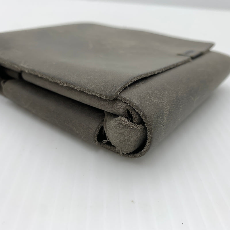 【現状渡し品】【メンズ】 所作 Shosa オイルヌバック ショートウォレット2.0 財布 二つ折り レザーウォレット 200-260712-ko-09-tei カラー：グレー 万代Net店