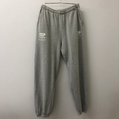 【中古品】【メンズ】 THE ENNOY PROFESSIONAL ザ エンノイ プロフェッショナル × PLIIILEEEASSE プリーズ 別注 コラボ 22AW TEP SWEAT PANT AW22BRENPT07PL スウェットパンツ ボトムス 151-250509-kk-17-tei サイズ：L カラー：グレー 万代Net店