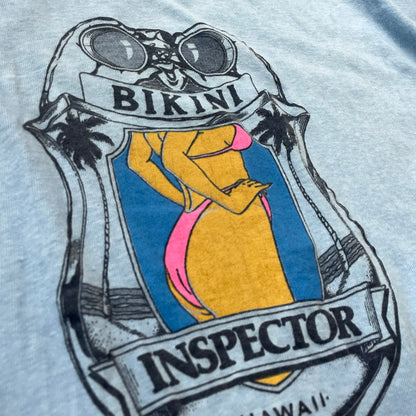 【現状渡し品】【メンズ】 TRANSTEES トランスティーズ BIKINI INSPECTOR HAWAII TEE ビキニ インペクター ハワイ Tシャツ 半袖 トップス 145-260731-sa-04-tei サイズ：L カラー：ブルー 万代Net店