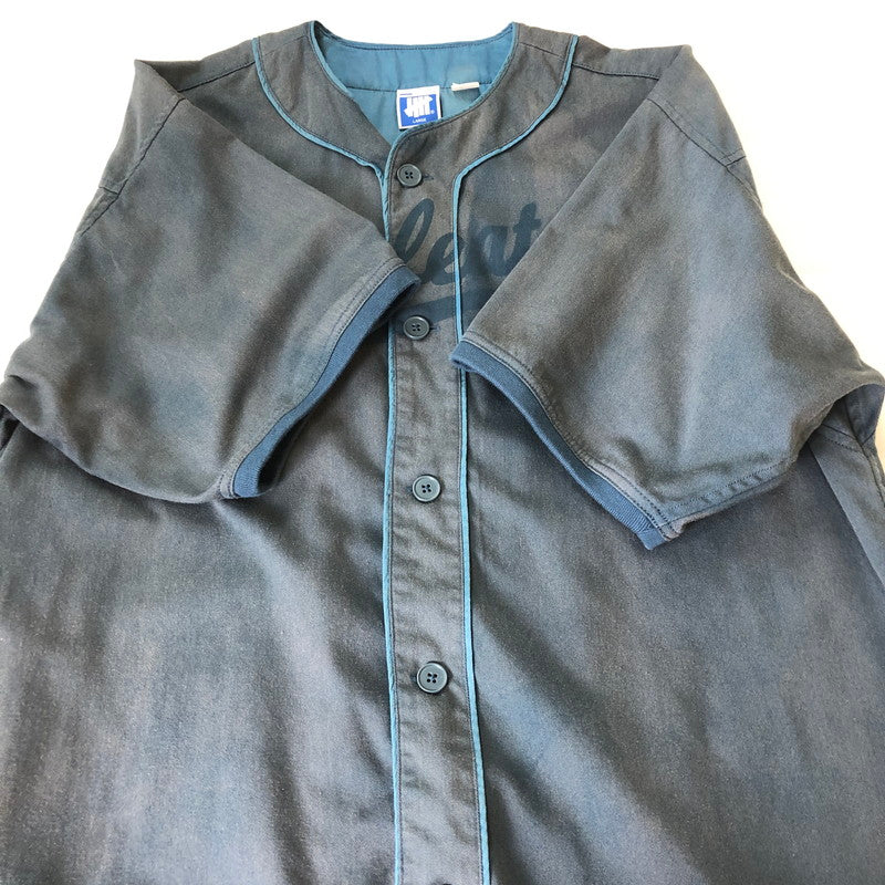 【中古品】【メンズ】 UNDEFEATED アンディフィーテッド 21SS WASHED TWILL BASEBALL JERSEY SHIRT 211077012038 ウォッシュド ツイル ベースボール ジャージ シャツ 半袖 トップス 142-251015-yo-04-tei サイズ：L カラー：ネイビー 万代Net店