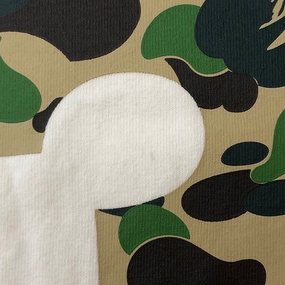 【中古品】【メンズ】 A BATHING APE アベイシングエイプ 31ST ANNIVERSARY ABC CAMO TEE 011TEK201016F 31周年記念 アニバーサリー ABCカモ Tシャツ 半袖 トップス 142-250621-yo-12-tei サイズ：2XL カラー：ホワイト/グリーン 万代Net店