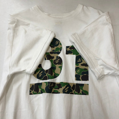 【中古品】【メンズ】 A BATHING APE アベイシングエイプ 31ST ANNIVERSARY ABC CAMO TEE 011TEK201016F 31周年記念 アニバーサリー ABCカモ Tシャツ 半袖 トップス 142-250621-yo-12-tei サイズ：2XL カラー：ホワイト/グリーン 万代Net店
