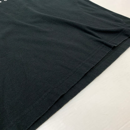 【中古品】【メンズ】 SEQUEL シークウェル OMOTESANDO LOGO TEE 表参道 ロゴ Tシャツ 半袖 トップス 142-260730-sa-13-tei サイズ：S カラー：ブラック 万代Net店