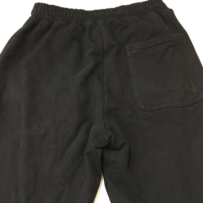 【中古品】【メンズ】 UNKNOWN LONDON アンノウン・ロンドン 22SS SIGNATURE RHINESTONE JOGGER シグネチャー ラインストーン ジョガー ボトムス スウェットパンツ 153-250628-kk-22-tei サイズ：M カラー：ブラック 万代Net店