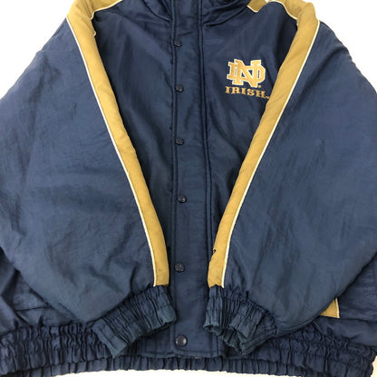 【中古品】【メンズ】 LOGO ATHLETIC ロゴアスレチック NOTRE DAME UNIVERSITY NYLON BLOUSON ノートルダム大学 ナイロンブルゾン アウター ジャケット 148-250629-kk-17-tei サイズ：XL カラー：ネイビー 万代Net店