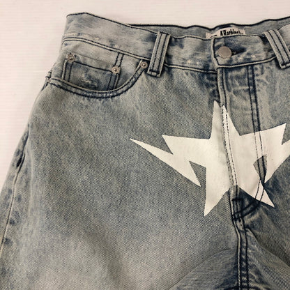 【中古品】【メンズ】 A BATHING APE アベイシングエイプ DESTROYED STA RELAXED FIT 13OZ DENIM SHORTS 001DSL301304M デストロイド スタ リラックスド フィット 13オンス デニムショーツ ボトムス ハーフパンツ ショートパンツ 158-250629-kk-30-tei サイズ：M カラー：ライトインディゴ 万代Net店