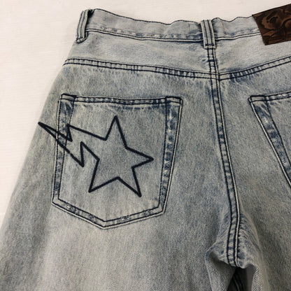 【中古品】【メンズ】 A BATHING APE アベイシングエイプ DESTROYED STA RELAXED FIT 13OZ DENIM SHORTS 001DSL301304M デストロイド スタ リラックスド フィット 13オンス デニムショーツ ボトムス ハーフパンツ ショートパンツ 158-250629-kk-30-tei サイズ：M カラー：ライトインディゴ 万代Net店