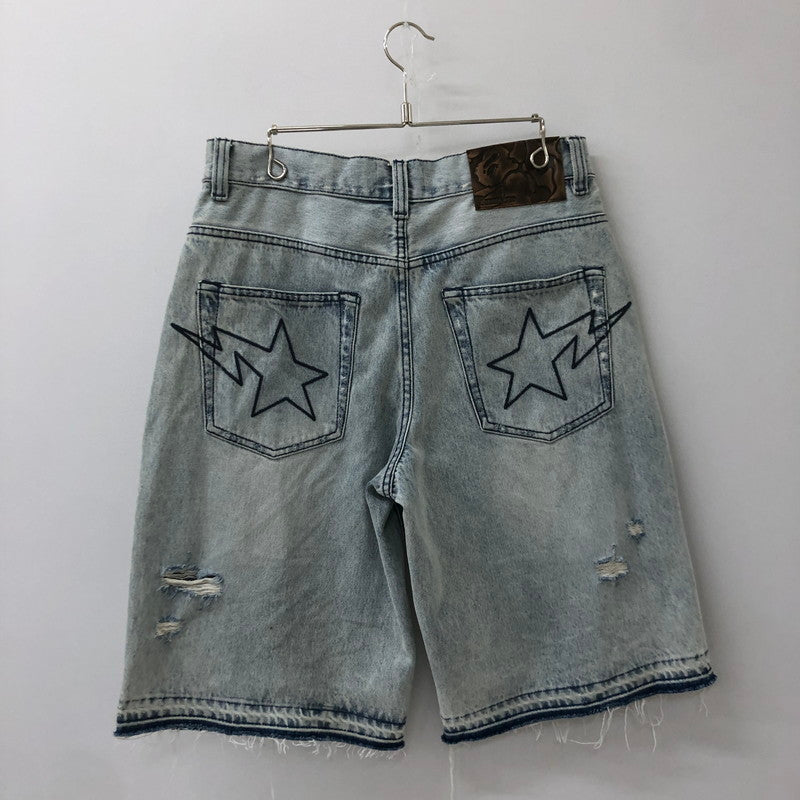 【中古品】【メンズ】 A BATHING APE アベイシングエイプ DESTROYED STA RELAXED FIT 13OZ DENIM SHORTS 001DSL301304M デストロイド スタ リラックスド フィット 13オンス デニムショーツ ボトムス ハーフパンツ ショートパンツ 158-250629-kk-30-tei サイズ：M カラー：ライトインディゴ 万代Net店