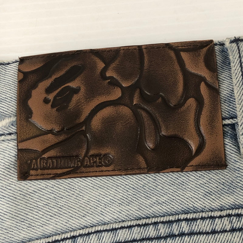 【中古品】【メンズ】 A BATHING APE アベイシングエイプ DESTROYED STA RELAXED FIT 13OZ DENIM SHORTS 001DSL301304M デストロイド スタ リラックスド フィット 13オンス デニムショーツ ボトムス ハーフパンツ ショートパンツ 158-250629-kk-30-tei サイズ：M カラー：ライトインディゴ 万代Net店