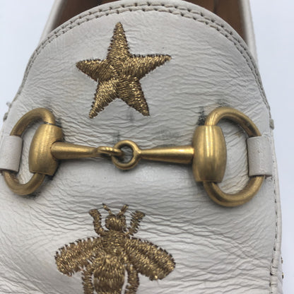 【中古品】【レディース】 GUCCI グッチ ヨルダーン エンブロイダリー ローファー 505281 靴 刺繍 183-250702-KS-02-tei サイズ：34 1/2 カラー：ホワイト 万代Net店
