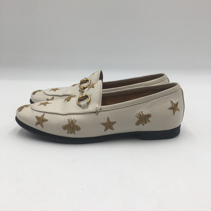 【中古品】【レディース】 GUCCI グッチ ヨルダーン エンブロイダリー ローファー 505281 靴 刺繍 183-250702-KS-02-tei サイズ：34 1/2 カラー：ホワイト 万代Net店