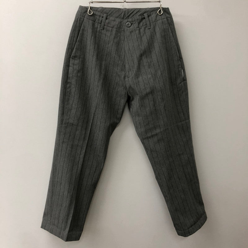 【中古品】【メンズ】 SEQUEL シークエル 22AW LOGO PRINT STRIPED LONG PANTS SQ-22AW-PT-04 ロゴ プリント ストライプ ロング パンツ ボトムス 153-250709-yo-20-tei サイズ：S カラー：グレー 万代Net店