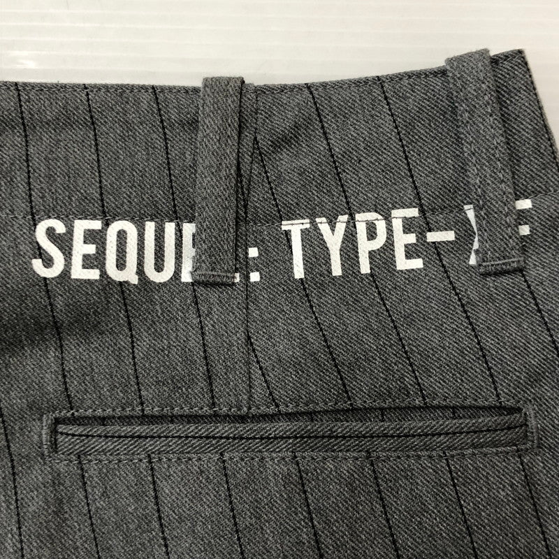 【中古品】【メンズ】 SEQUEL シークエル 22AW LOGO PRINT STRIPED LONG PANTS SQ-22AW-PT-04 ロゴ プリント ストライプ ロング パンツ ボトムス 153-250709-yo-20-tei サイズ：S カラー：グレー 万代Net店