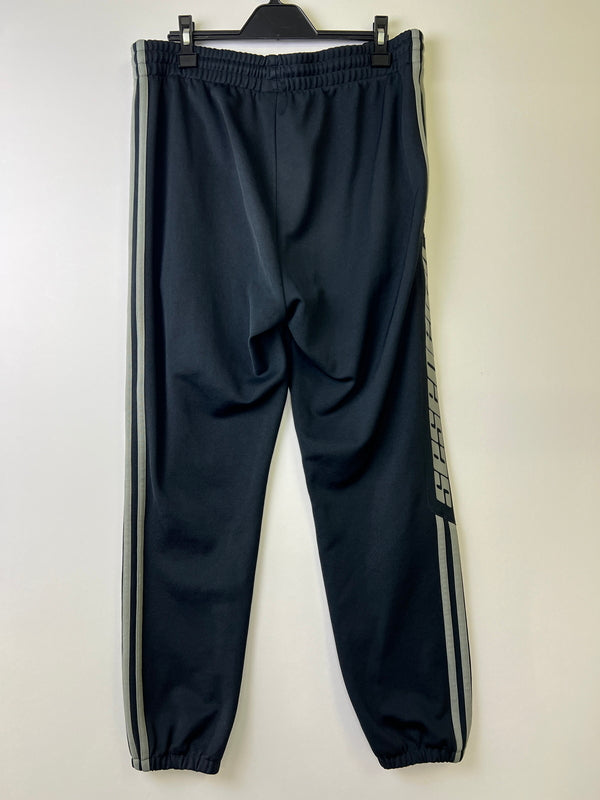 【中古品】【メンズ】 ADIDAS アディダス DY0572 KANYE WEST 18AW YEEZY CALABASAS TRACK PANTS トラックパンツ ボトムス 159-260921-AS-34-hon サイズ：M カラー：ブラック 万代Net店