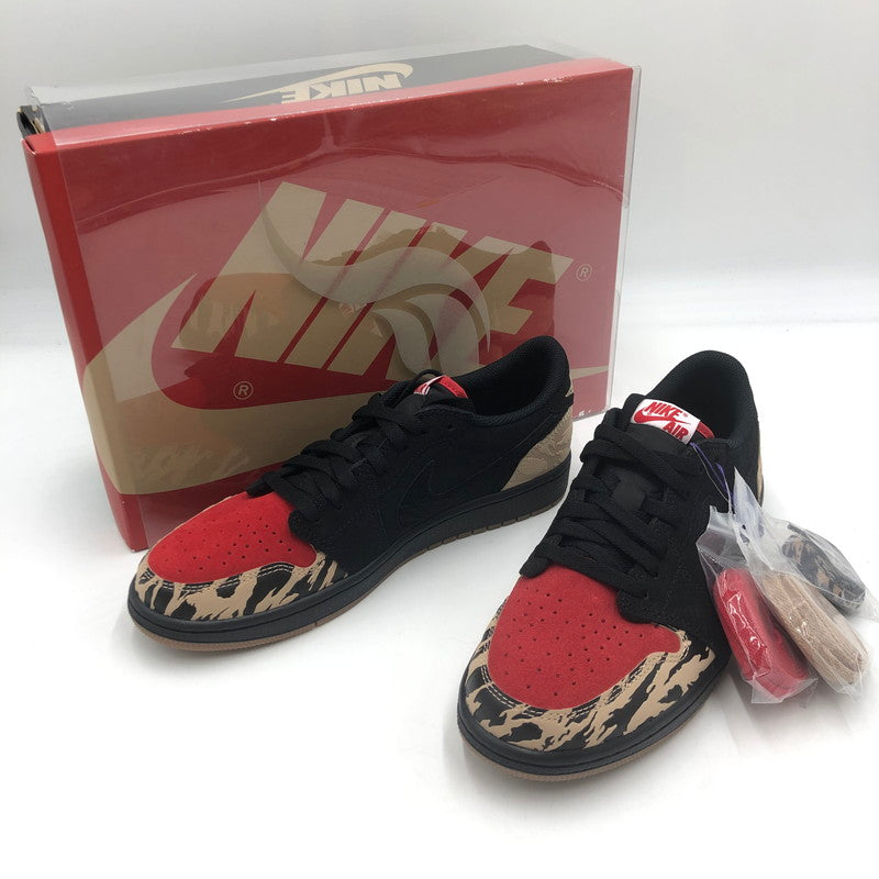 【未使用品】【メンズ】 NIKE ナイキ × SOLE FLY ソールフライ 別注 コラボ AIR JORDAN 1 RETRO LOW OG SP BLACK AND SPORT RED DN3400-001 エアジョーダン1 レトロ ロー オリジナル スペシャル スニーカー 靴 160-250813-yo-08-tei カラー：BLACK/SPORT RED-DESERT 万代Net店