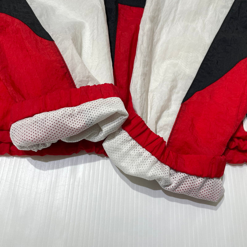【中古品】【メンズ】 NIKE ナイキ FLIGHT NYLON JACKET BV9315-011 フライト ナイロン ジャケット ライトアウター 148-260826-yo-14-teih サイズ：XL カラー：ホワイト/ブラック/レッド 万代Net店